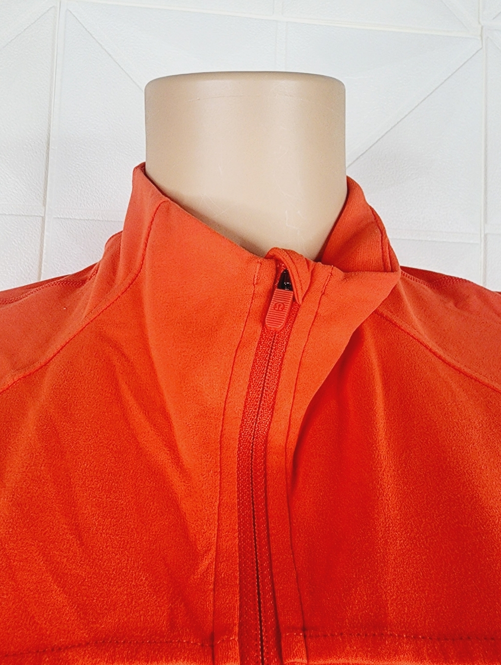 Lululemon Nulu Cropped Define Jacket Size 14 - Picture 2 of 7